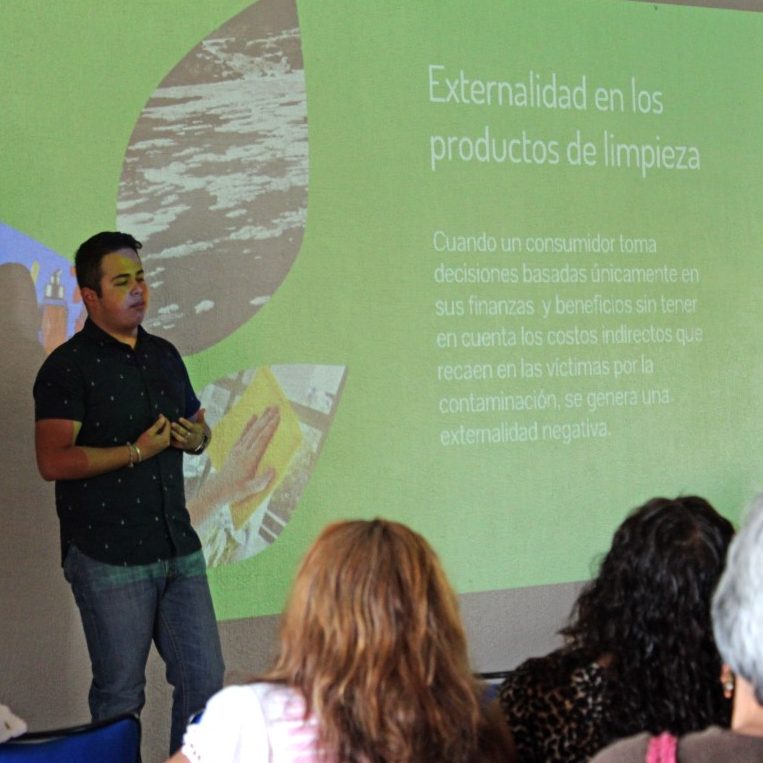 Conferencia Econsciencia 2 (Medium)